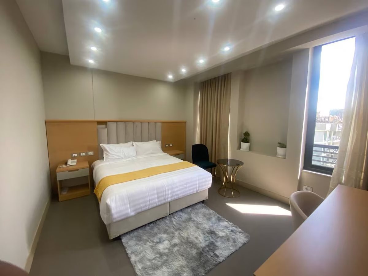 Deluxe King Suite